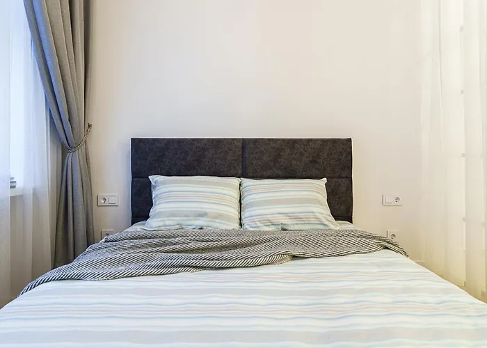 Moder Chic Apartment In Center-Prime Rentals