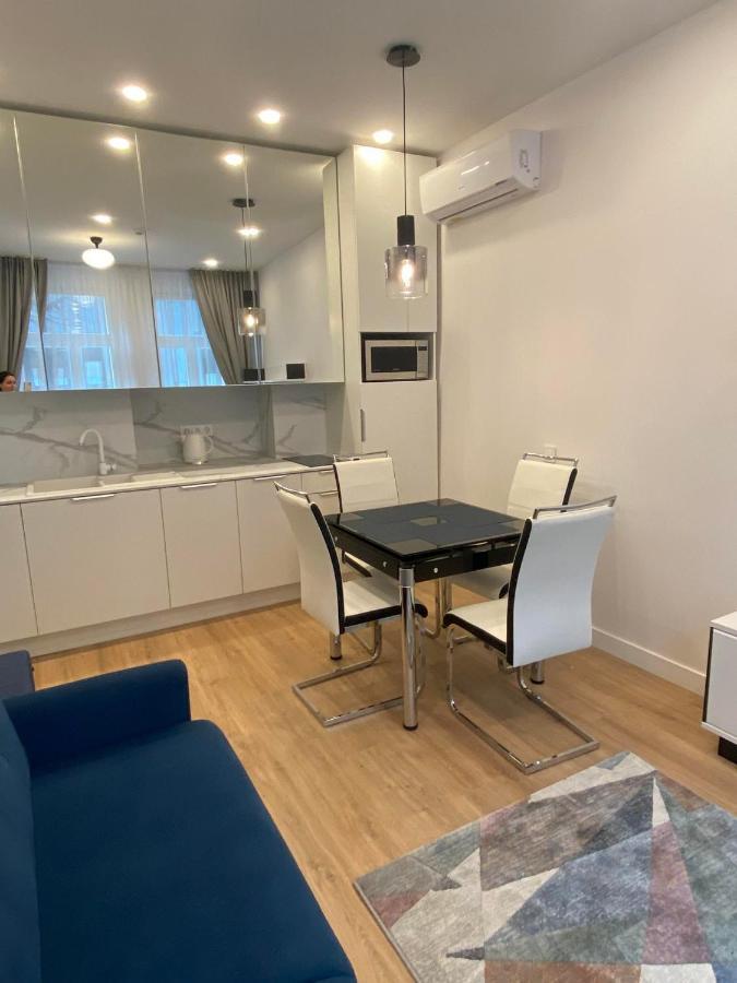 Moder Chic In Center-prime Huoneisto