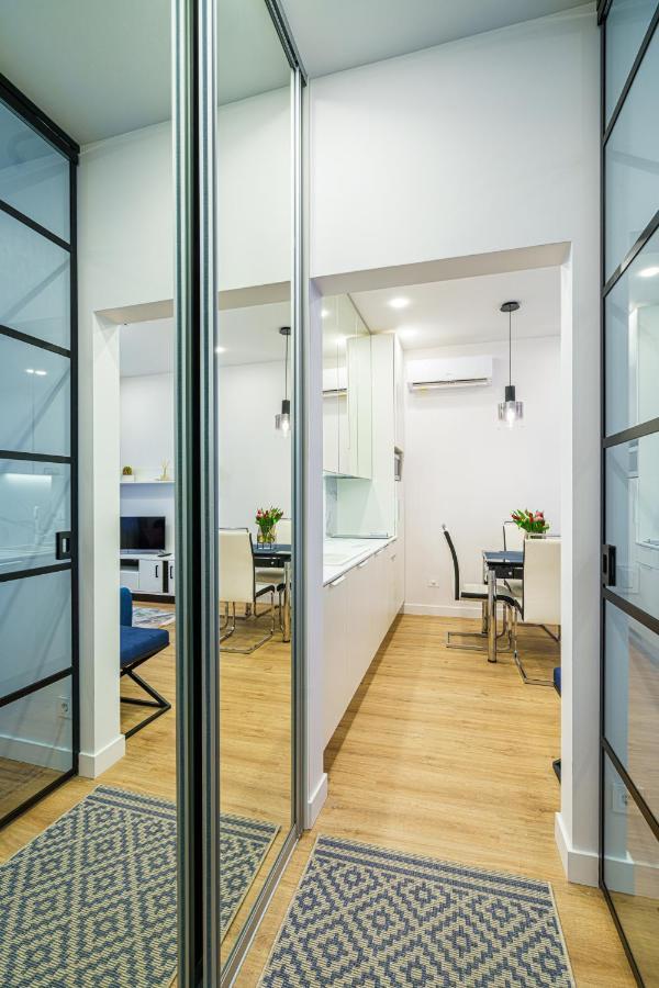 Moder Chic In Center-prime Huoneisto *